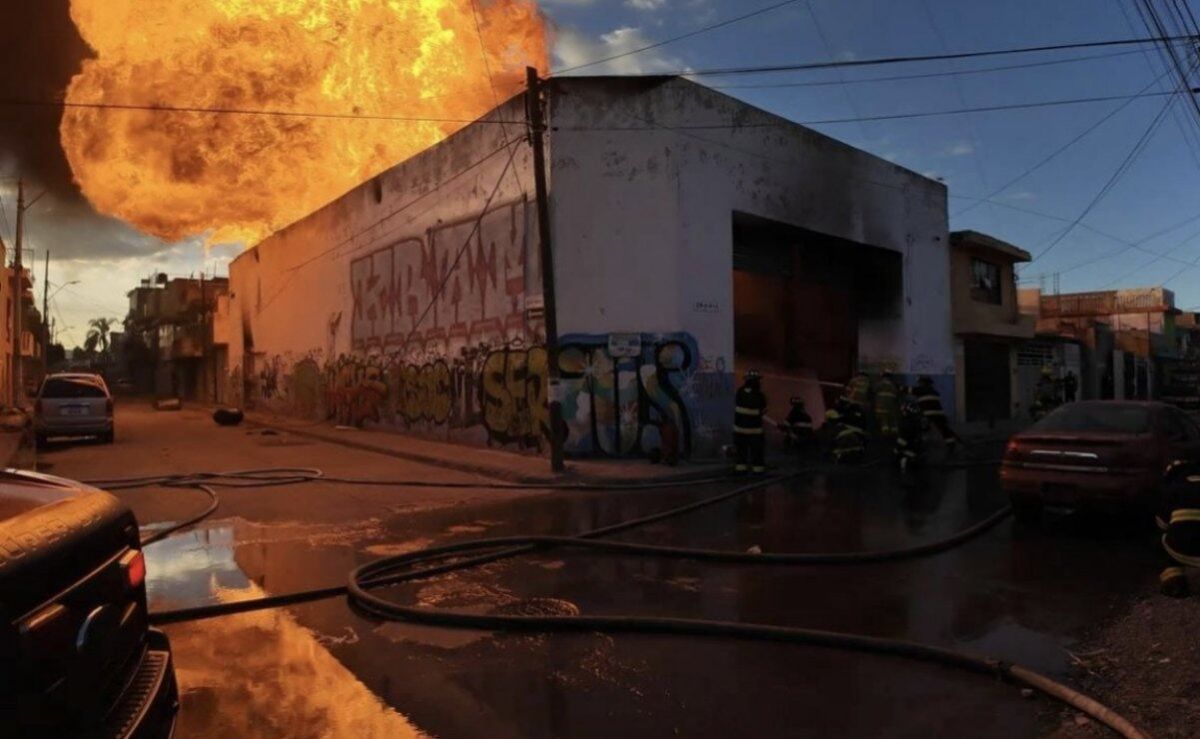 muere-vocalista-de-bronco-y-su-banda-tras-explosion-en-una-bodega-de-solventes-en-leon