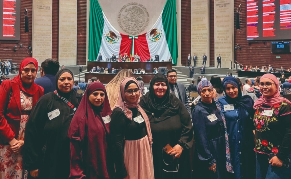 mujeres-musulmanas-logran-portar-el-hiyab-en-la-fotografia-del-pasaporte-mexicano