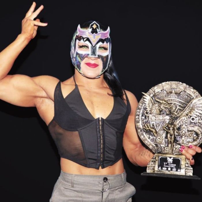 Olympia combina fisicoculturismo y lucha libre con la mira puesta en la cima