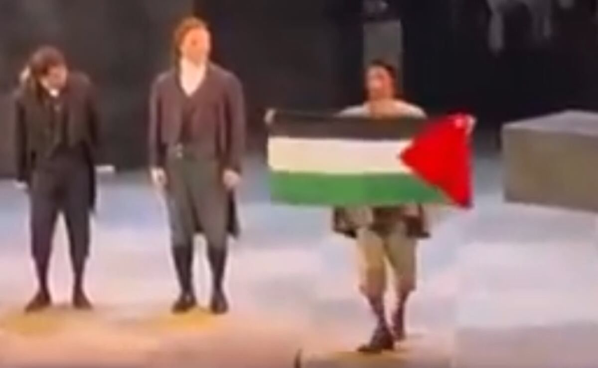 opera-de-calgary-retira-a-cantante-de-tosca-tras-mostrar-una-bandera-palestina