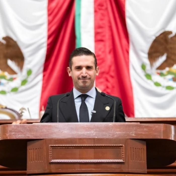 Pedro Haces propone estaciones de higiene y cuidado para personas en situación de calle en CDMX