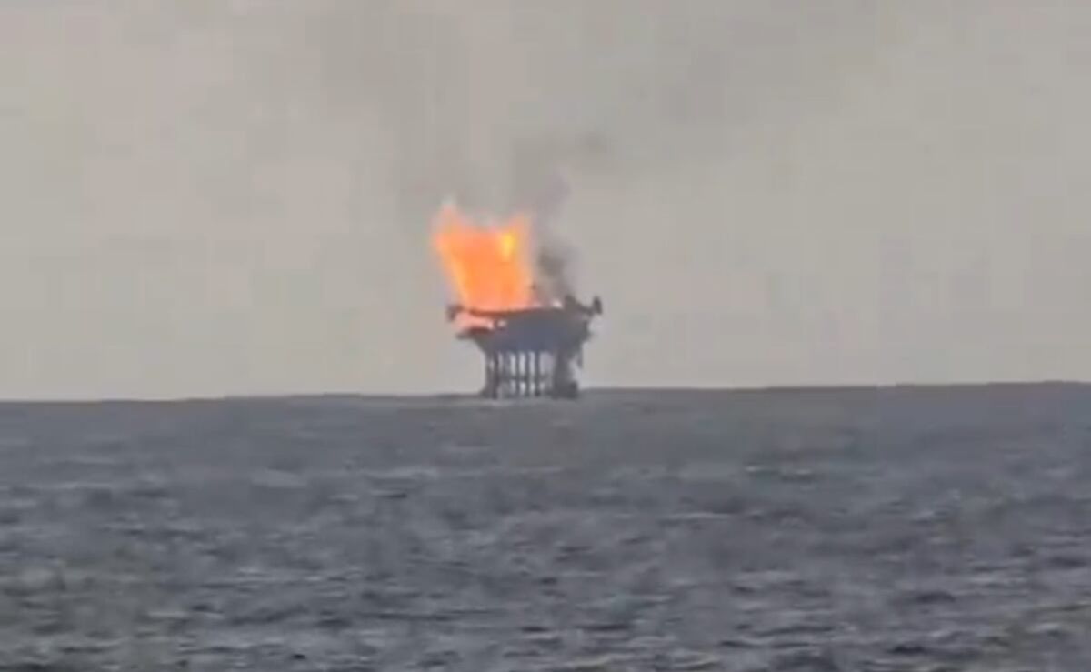 pemex-reporta-incendio-en-la-plataforma-no-tripulada-abkatun-h-en-campeche