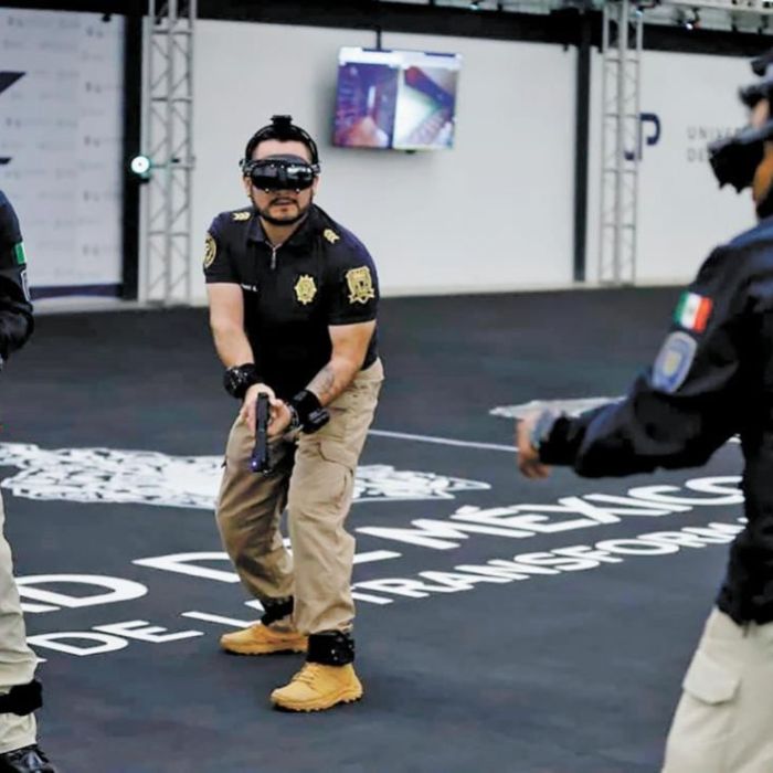 Policías de la CDMX entrenan con avatares para enfrentar situaciones de estrés