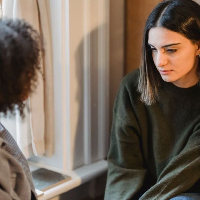 Por qué algunas personas evitan mirar a los ojos al hablar