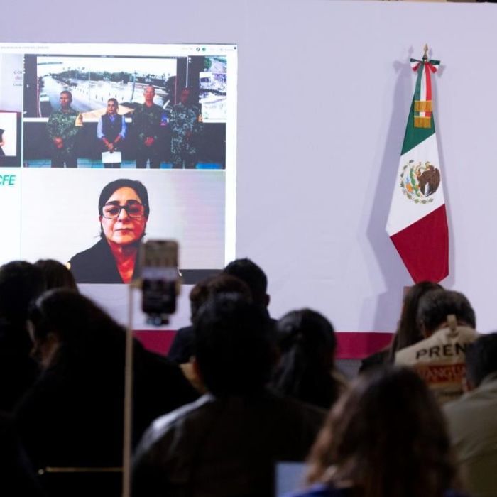 Protección Civil advierte cambio de trayectoria del huracán Simón hacia Jalisco y Colima