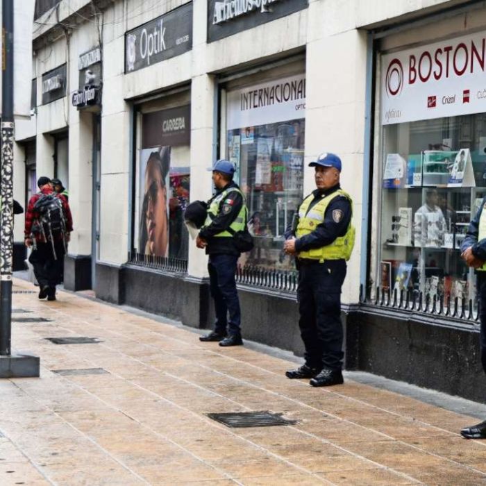 Refuerzan vigilancia en la calle Motolinía tras agresión a policías