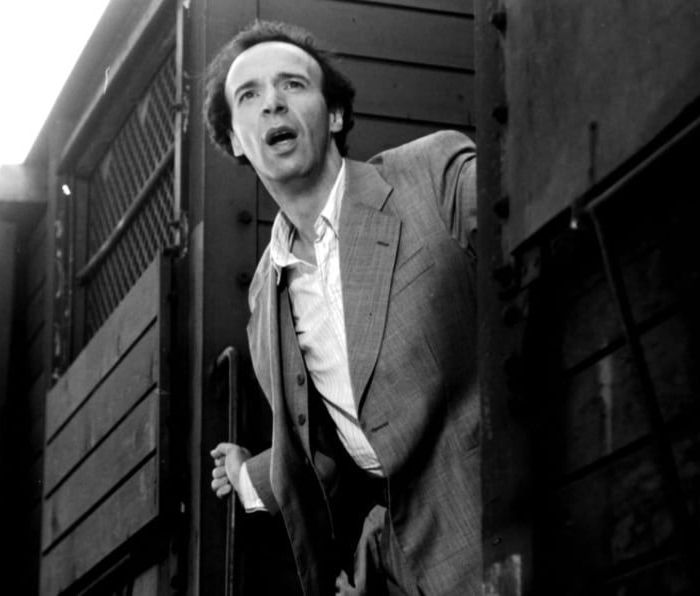 Roberto Benigni cumple 74 años y reitera su rechazo a la guerra: “debería abolirse”