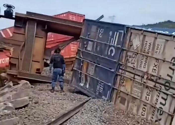 se-descarrila-tren-en-san-jose-atlan-huichapan-no-hay-personas-lesionadas