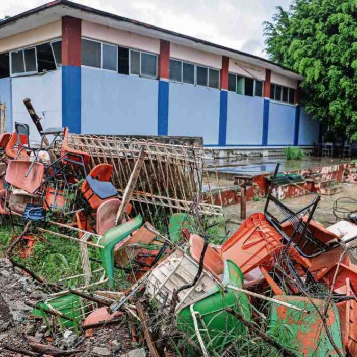 Secundaria de Poza Rica sigue con daños un año después de la inundación