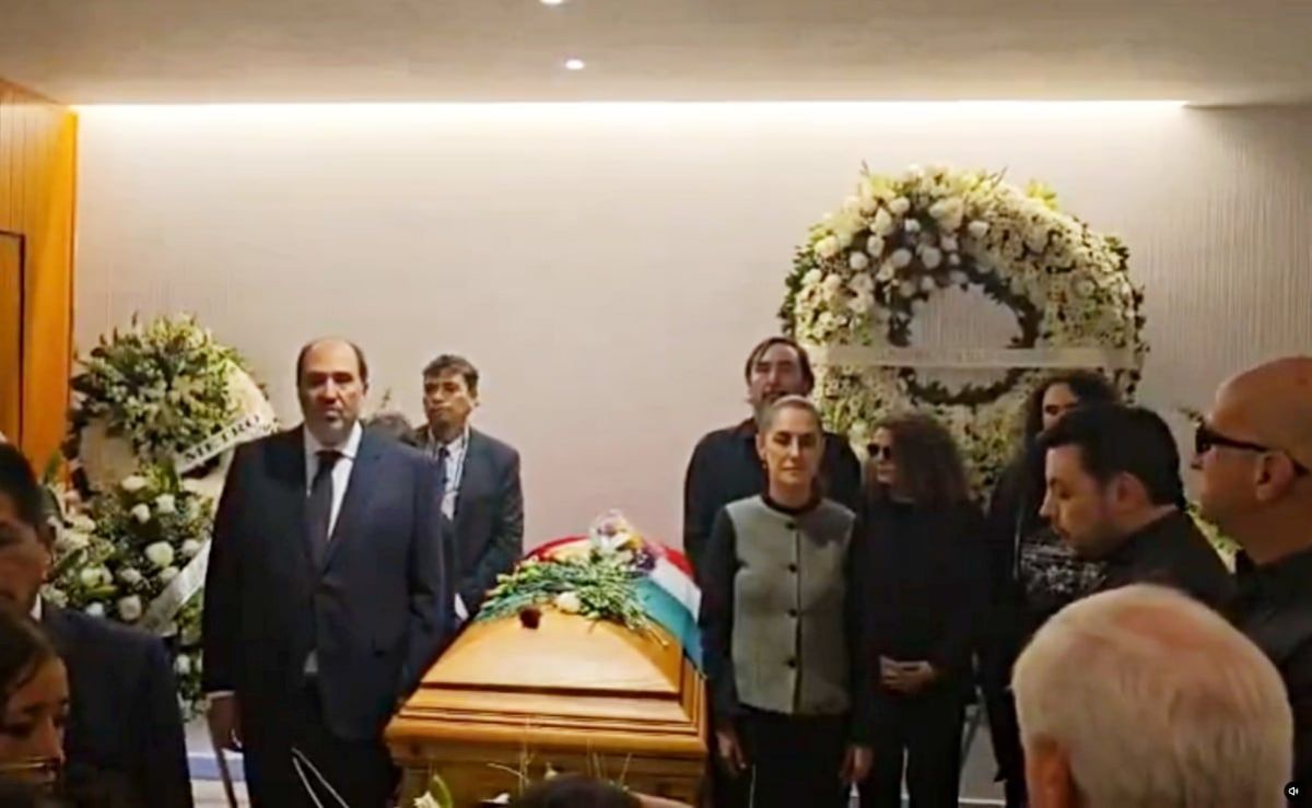 sheinbaum-realiza-guardia-de-honor-en-el-funeral-de-cuauhtemoc-cardenas