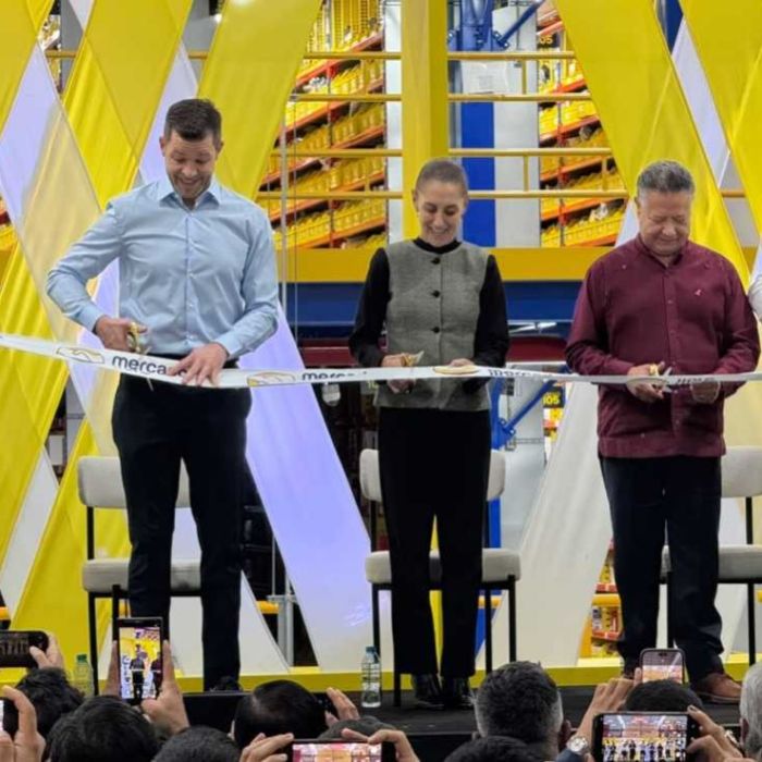 Sheinbaum vincula aumento salarial con crecimiento de Mercado Libre durante inauguración de centro en Hidalgo
