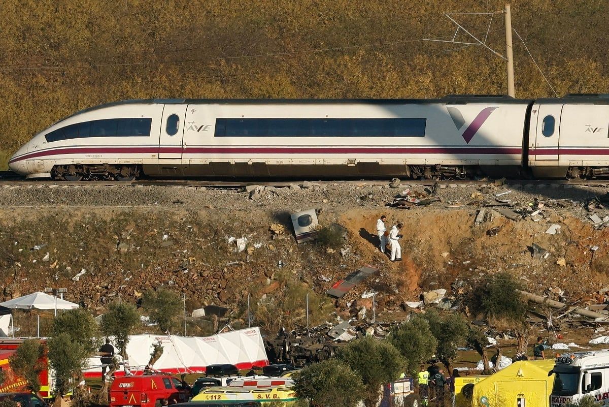 sube-a-74-la-cifra-de-muertos-por-choque-de-trenes-en-espana-familiares-buscan-a-desaparecidos