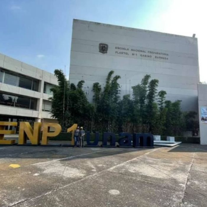 Suspenden clases en la Prepa 1 de la UNAM tras ingreso de encapuchados y un forcejeo