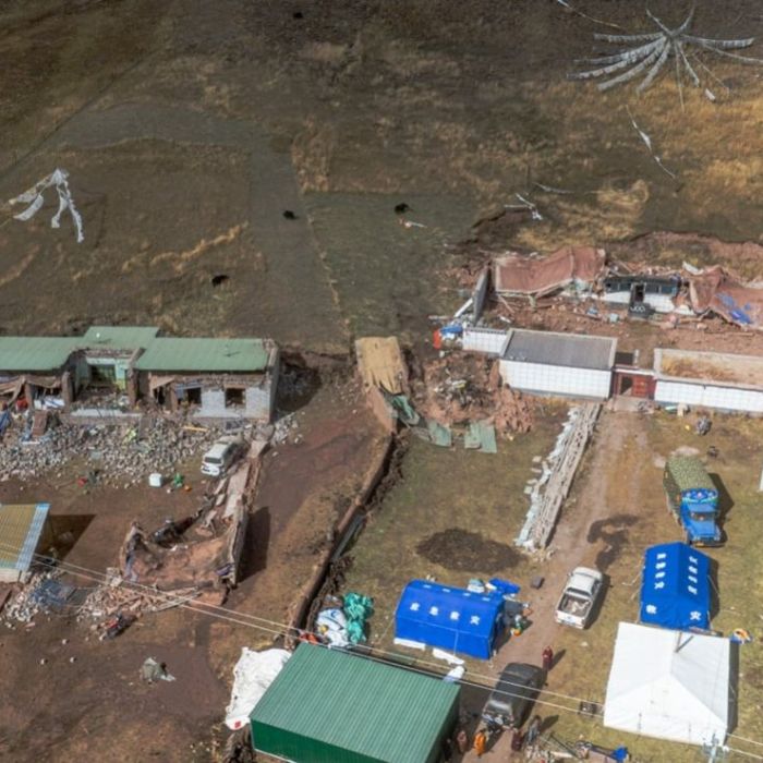 Terremoto de magnitud 7 en China deja 16 muertos y 76 heridos; continúan rescates