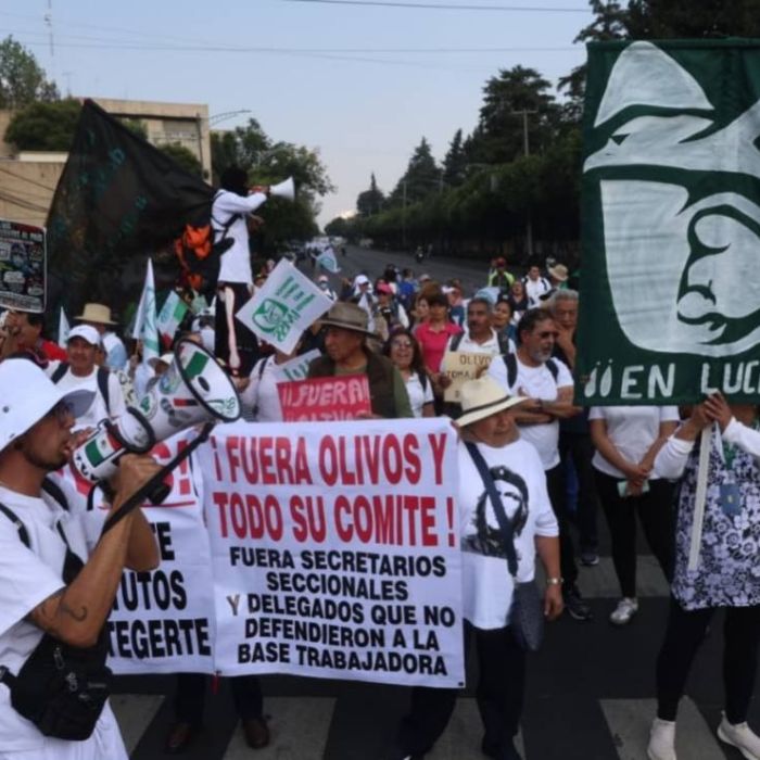 Trabajadores del IMSS ingresan al Viaducto rumbo al Centro Histórico; exigen la salida de Rafael Olivos