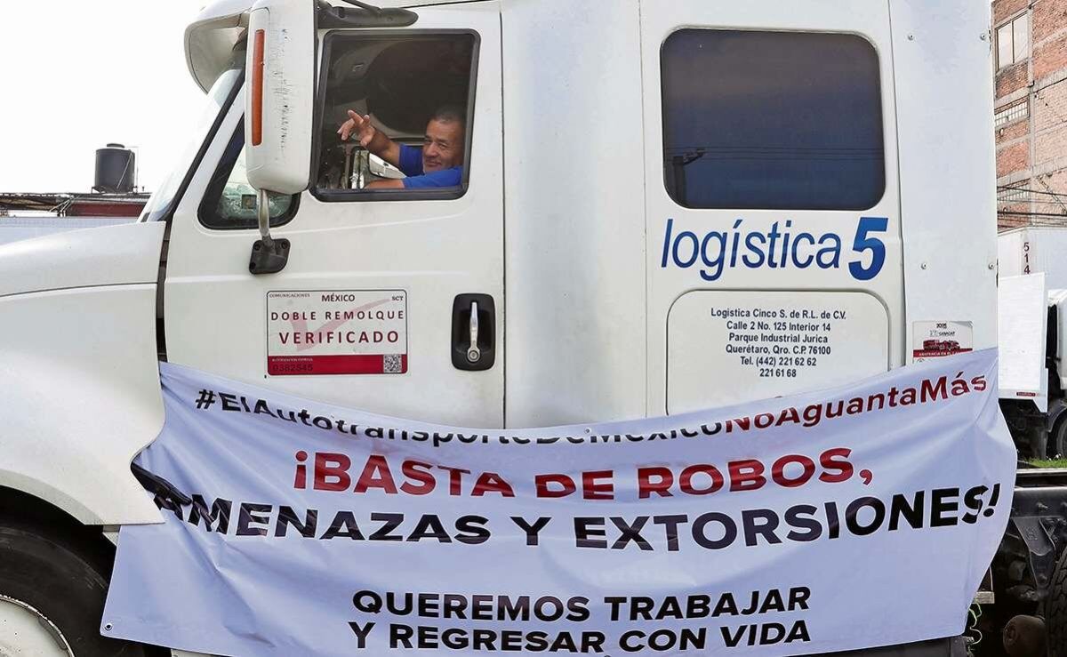 transportistas-bloquean-carreteras-en-27-estados-y-exigen-seguridad