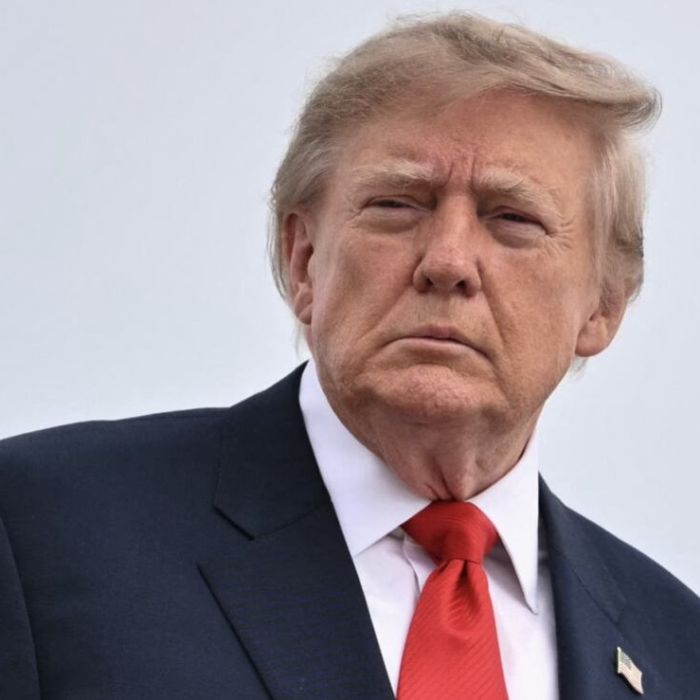 Trump evalúa sumarse a ataques saudíes contra hutíes tras ofensiva en aeropuerto de Riad