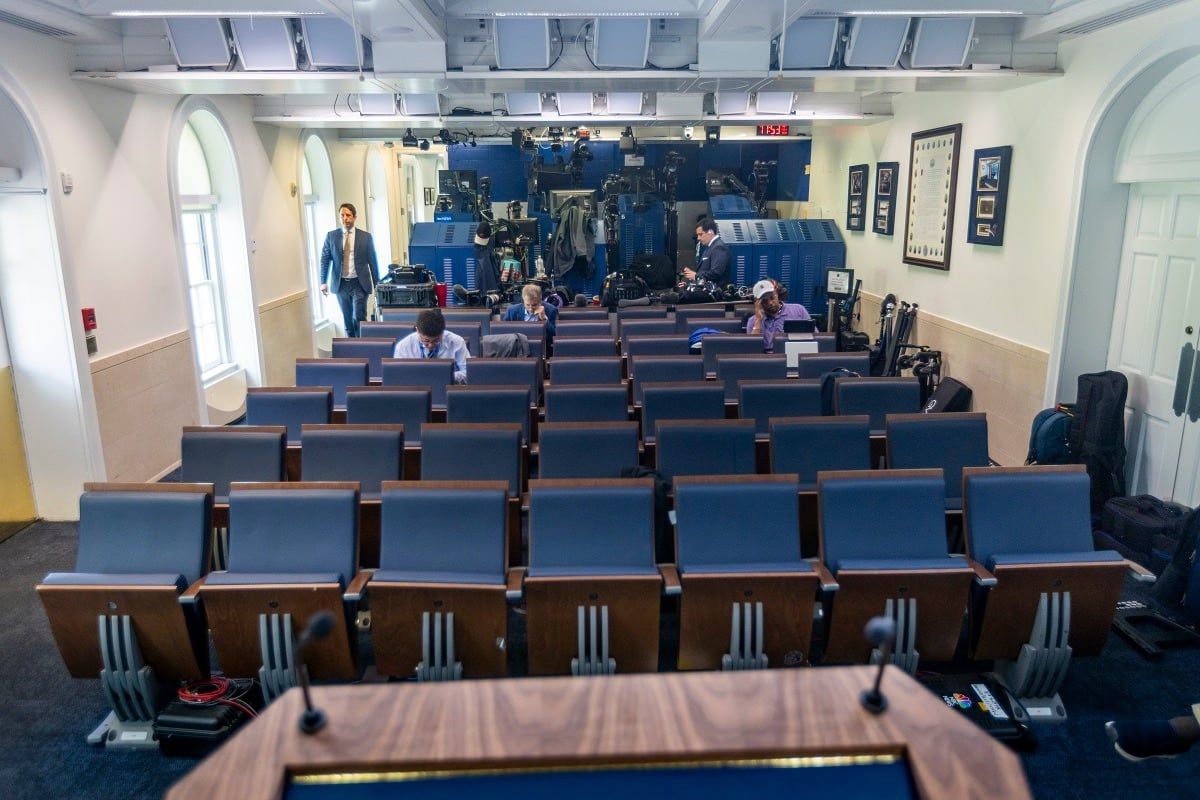 trump-evalua-trasladar-la-sala-de-prensa-de-la-casa-blanca-pero-descarta-restaurar-la-antigua-piscina