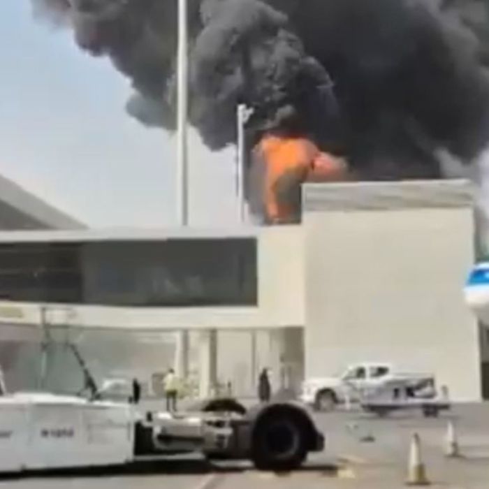 Un proyectil impacta la Terminal 4 del aeropuerto de Riad y provoca un incendio