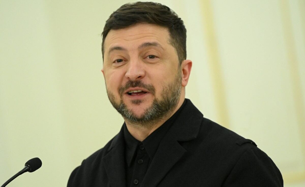 zelensky-responde-con-una-sonrisa-a-pregunta-sobre-si-trump-lo-usa-como-chivo-expiatorio